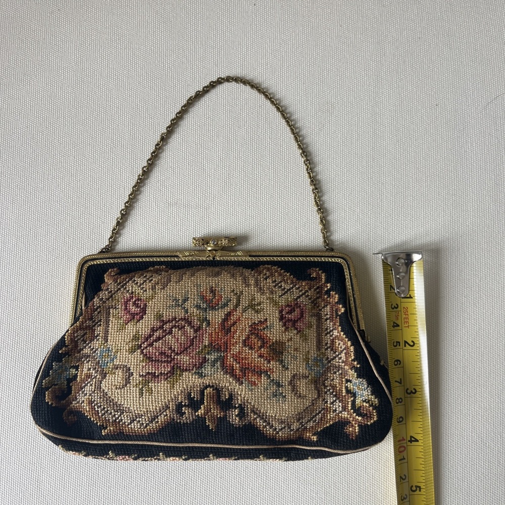Vintage Needlepoint Evening Purse With Gold‎ Chain Floral Pattern - Picture 10 of 10